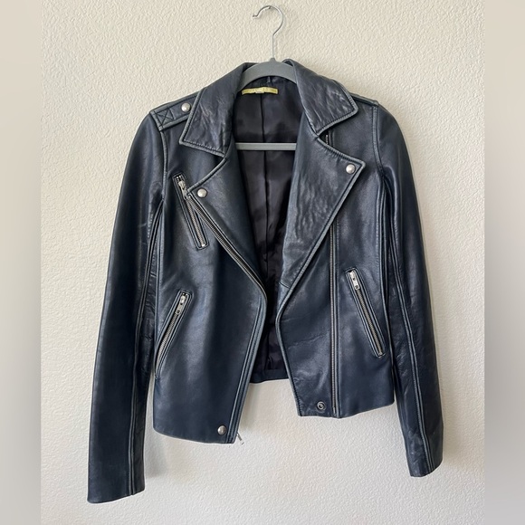 Gianni Bini Distressed Blue Leather Moto Jacket Women’s Size XS - Picture 2 of 16